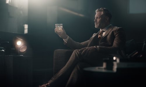 ©EricRussellPictures-CanvasLabel-LoungeSignature